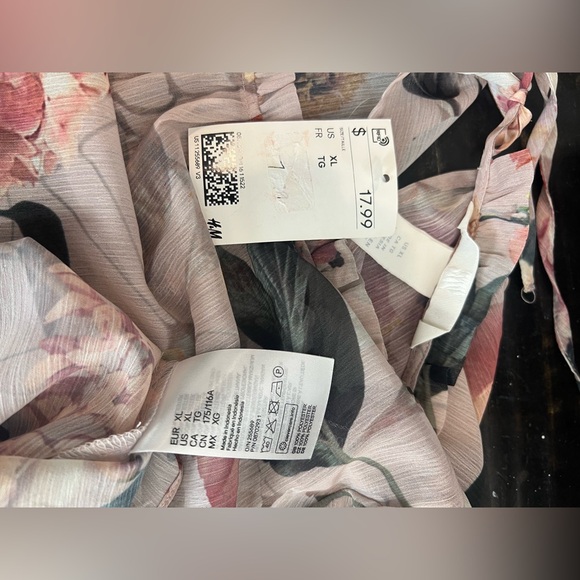 NWT H&M Sheer Flower Pale Pink Blouse - XL - Picture 3 of 3